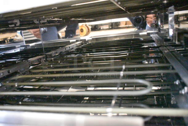 BRAND NEW SCRATCH AND DENT! Avantco 177DPO18S Stainless Steel Commercial Countertop Single Deck Countertop Pizza/Bakery Oven. 120 Volts, 1 Phase. Tested and Working! - Image 5 of 6