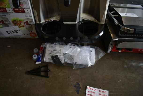 BRAND NEW SCRATCH AND DENT! 2022 Bunn ULTRA-2 Stainless Steel Commercial Countertop 2 Hopper Slushie Machine. 115 Volts, 1 Phase. Tested and Working! - Image 4 of 8