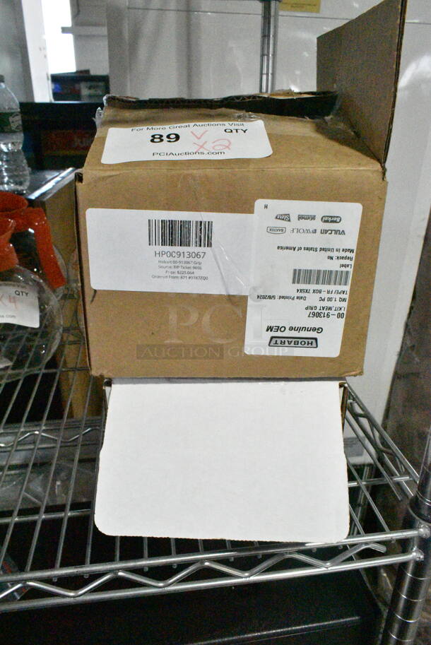 2 BRAND NEW SCRATCH AND DENT! Items Including HP0C913067 Hobart 00-913067 Grip and HP0087384700 Hobart 00-873847-00001 Sharpener Assy. 2 Times Your Bid!  - Image 2 of 4