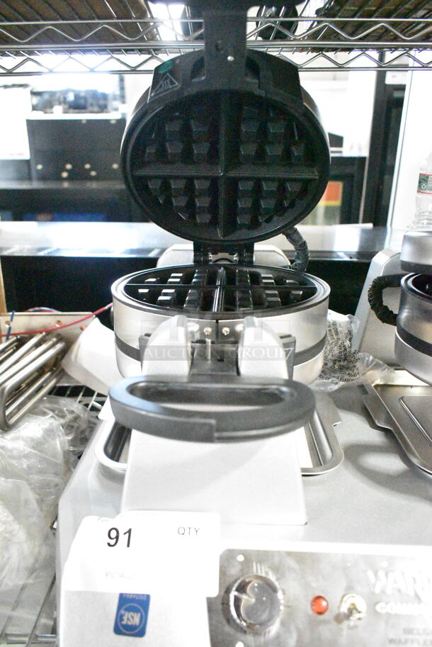 BRAND NEW SCRATCH AND DENT! Waring WW300BX Non-Stick Quad Belgian Waffle Iron / Maker. 208 Volts, 1 Phase. Tested and Working! - Image 5 of 9