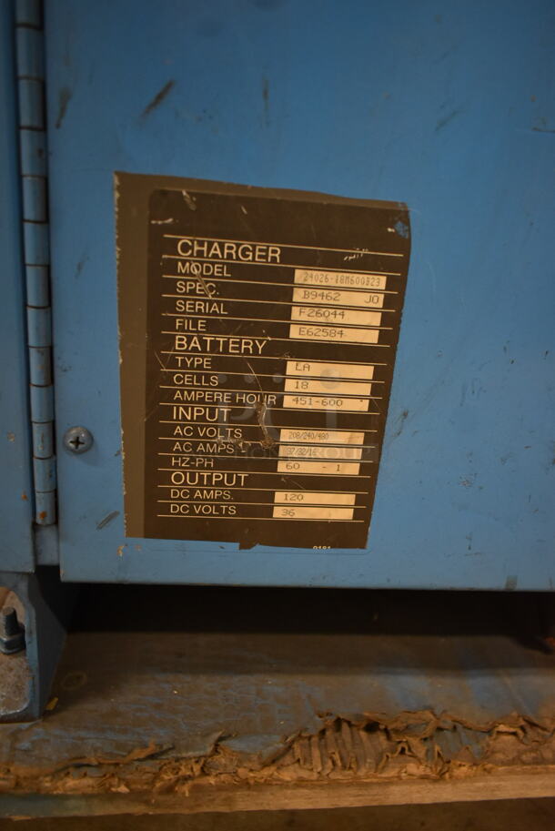 Clark ESMII-25 Metal Industrial 5,000 Pound Capacity Electric Powered Rider Forklift w/ Tennant 24026-18M600B23 Battery Charger. Hours 3,377. Forklift is Tested and Working! - Image 4 of 12