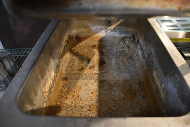 Avantco Stainless Steel Commercial Countertop Food Warmer w/ Drop In Bin. 14.5x23x9. Tested and Working! - Image 5 of 5