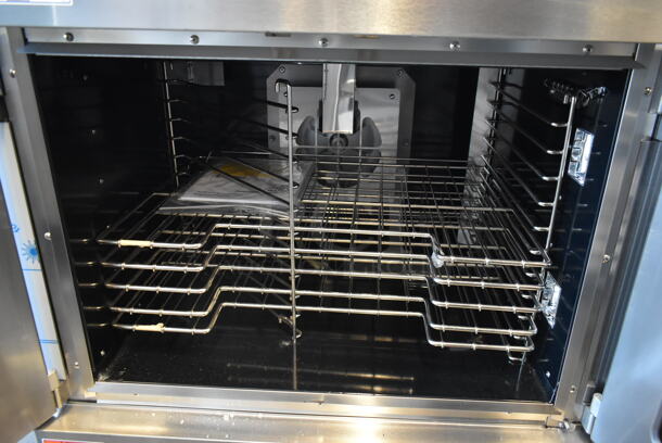 BRAND NEW SCRATCH AND DENT! Vulcan VC5GD-21D1Z Stainless Steel Commercial Stainless Steel Commercial Propane Gas Powered Full Size Commercial Convection Oven w/ View Through Doors, Metal Oven Racks and Thermostatic Controls. See Pictures For Broken Glass Pane on Left Door. - Image 6 of 11