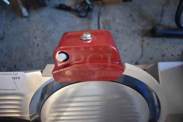 BRAND NEW SCRATCH AND DENT! 2022 Berkel B12-SLC Stainless Steel Commercial Countertop Meat Slicer w/ Blade Sharpener. Missing Center Plate Locking Knob. 115 Volts, 1 Phase. 26x22x21. Tested and Working! - Image 4 of 6