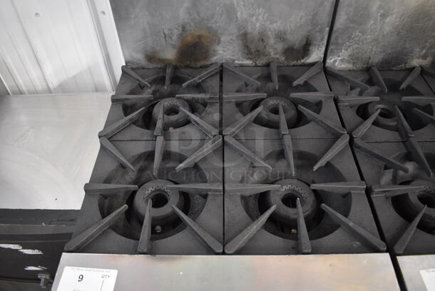 Vulcan Stainless Steel Commercial Natural Gas Powered 4 Burner Range w/ Oven, Over Shelf and Back Splash. 24x30x59 - Image 4 of 7