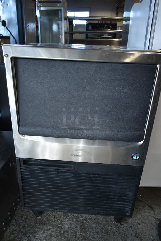 Hoshizaki KM-101BAH Stainless Steel Commercial Self Contained Ice Machine. 115 Volts, 1 Phase.  - Image 2 of 5