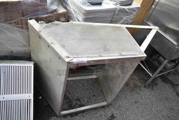 Metal Mount.  - Image 3 of 3