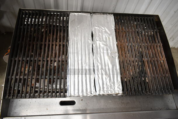 Star 6036CBF Stainless Steel Commercial Countertop Natural Gas Powered Charbroiler Grill.  - Image 4 of 6