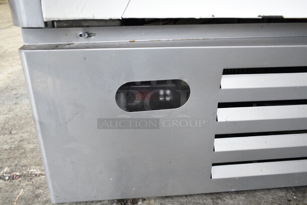BRAND NEW SCRATCH AND DENT! Beverage Air VMHC-18 Metal Commercial Open Grab N Go Merchandiser w/ Metal Shelves. 120 Volts, 1 Phase. Tested and Working! - Image 8 of 9