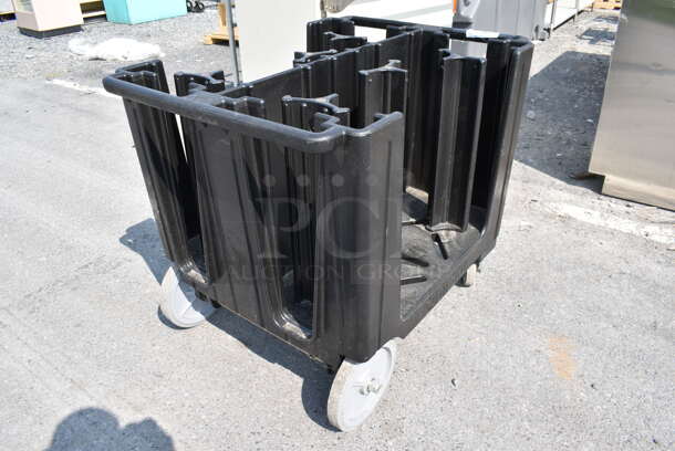 Cambro Adjustable Dish Caddy - Image 2 of 4