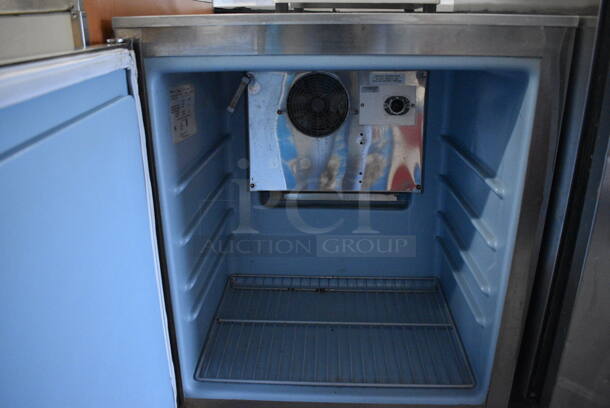 Delfield Model 406CA-DHL-DD1 Stainless Steel Commercial Single Door Undercounter Cooler on Commercial Casters. 115 Volts, 1 Phase. 27.5x28x32. Tested and Working! - Image 4 of 5
