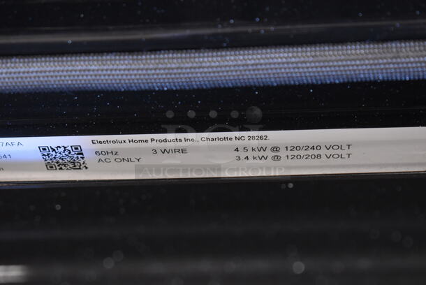 BRAND NEW SCRATCH AND DENT! Frigidaire Electrolux GCWS3067AFA Stainless Steel Electric Powered Convection Oven w/ View Through Doors. 120/208-240 Volts, 1 Phase. 30x26x28 - Image 8 of 9