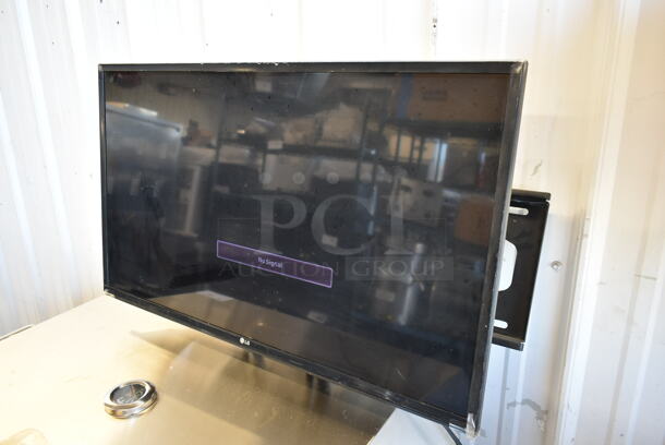 2016 LG 32LH500B-UA 32" Telelvision w/ Wall Mount. 120 Volts, 1 Phase. Buyer Must Pick Up - We Will Not Ship This Item Tested and Working! - Image 2 of 7