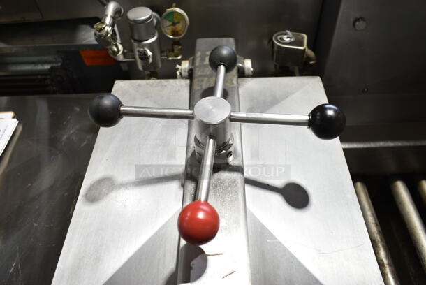 Henny Penny 600C Stainless Steel Commercial Floor Style Natural Gas Powered Pressure Fryer on Commercial Casters. 80,000 BTU.  - Image 4 of 9