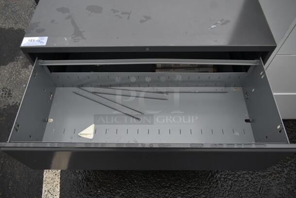 Gray Metal 2 Drawer Filing Cabinet. - Image 2 of 3