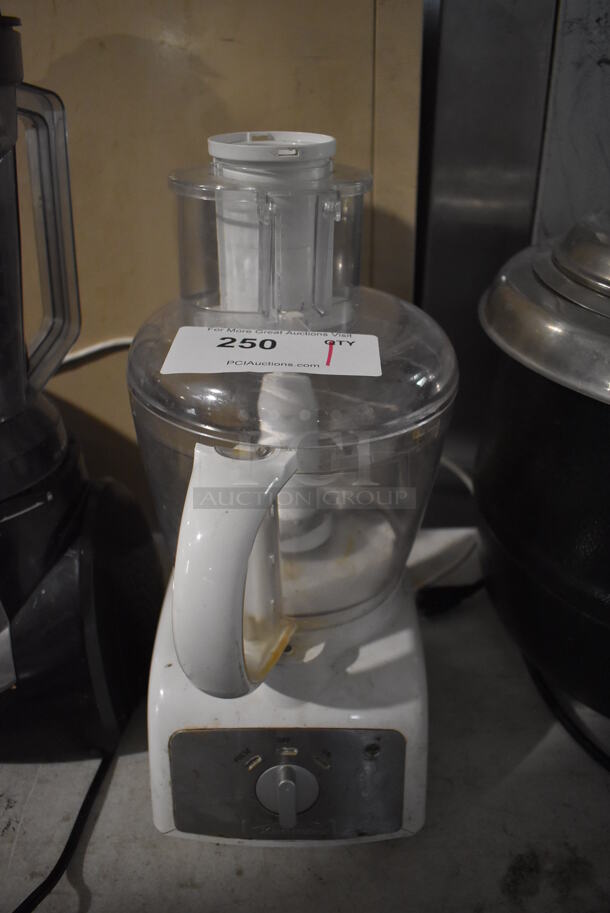 Kenmore Countertop Food Processor w/ S Blade. 120 Volts, 1 Phase. 7x10x16. Tested and Working! - Image 1 of 7