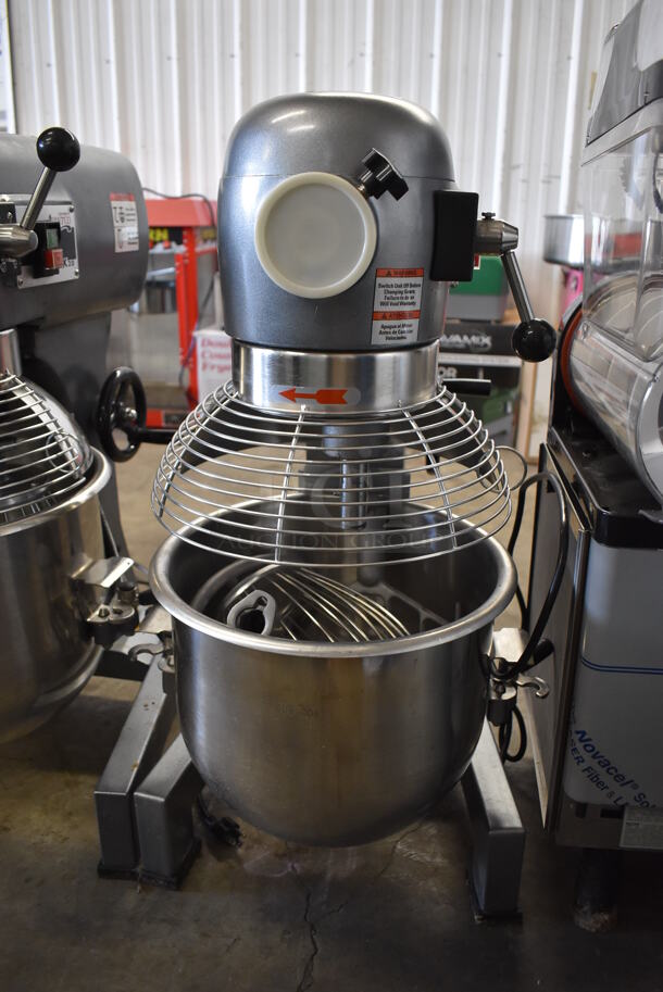Avantco MX20 Metal Commercial 20 Quart Planetary Dough Mixer w/ Stainless Steel Mixing Bowl, Bowl Guard, Paddle, Balloon Whisk and Dough Hook Attachments. 120 Volts, 1 Phase. 19x21x32. Tested and Working! - Image 5 of 11