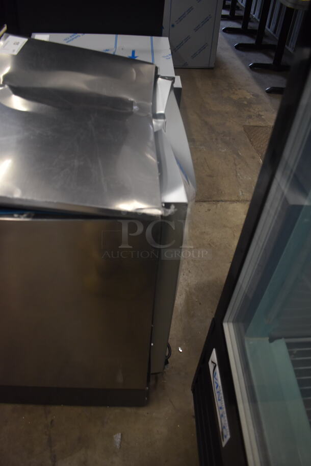 BRAND NEW SCRATCH AND DENT! 2022 Manitowoc UDF0140A NEO 26" Air Cooled Undercounter Full Dice Ice Machine with 90 lb. Bin - 115V 1 Phase - Image 6 of 8
