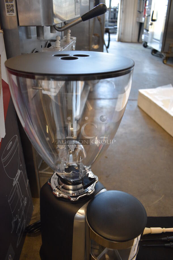 BRAND NEW IN BOX! Cecilware HC-600 Venezia II Metal Commercial Countertop Espresso Grinder. 110 Volts, 1 Phase. 9x13x24. Tested and Working! - Image 8 of 11