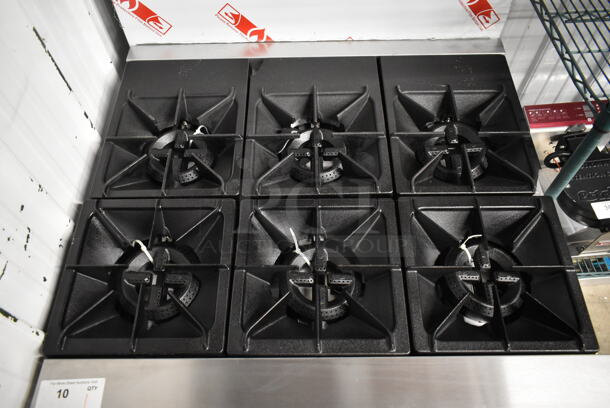 BRAND NEW SCRATCH AND DENT! Cooking Performance Group CPG 351C36N Stainless Steel Commercial Natural Gas 6 Burner Range w/ Convection Oven and Back Splash. 212,000 BTU.  - Image 3 of 6