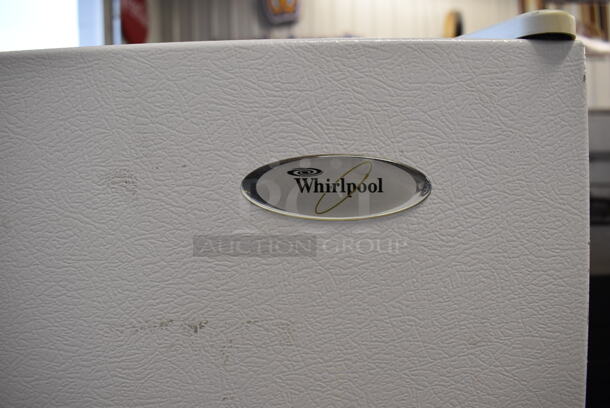 Whirlpool ET1MHKXMQ04 Metal Cooler Freezer Combo Unit. 115 Volts, 1 Phase. 33x30x66. Tested and Working! - Image 3 of 7