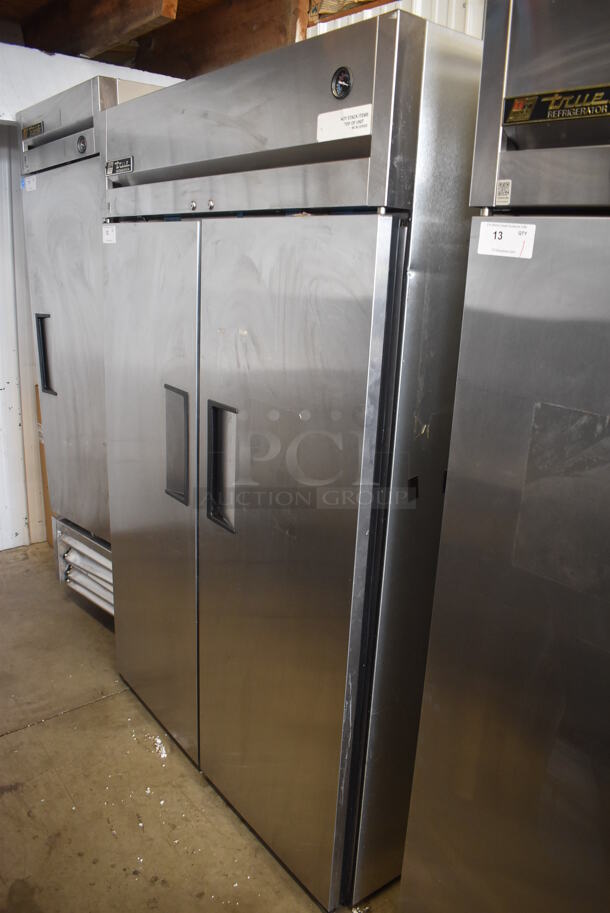 True TG2R-2S Stainless Steel Commercial 2 Door Reach In Cooler w/ Poly Coated Racks. 115 Volts, 1 Phase. Tested and Working! - Image 3 of 6