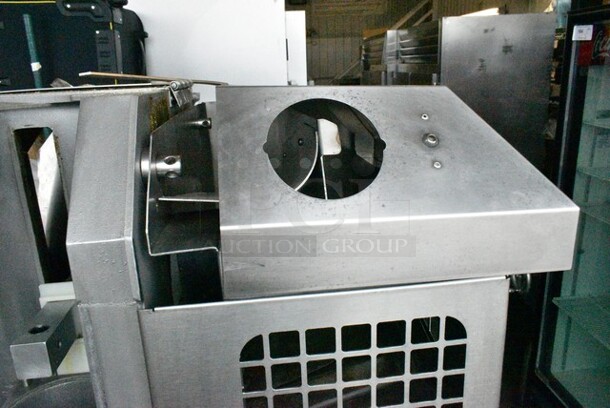 Fresh N Squeeze POS-1 Stainless Steel Commercial Floor Style Automatic Citrus Juicer on Commercial Casters. 120 Volts, 1 Phase. Tested and Working! - Image 6 of 8