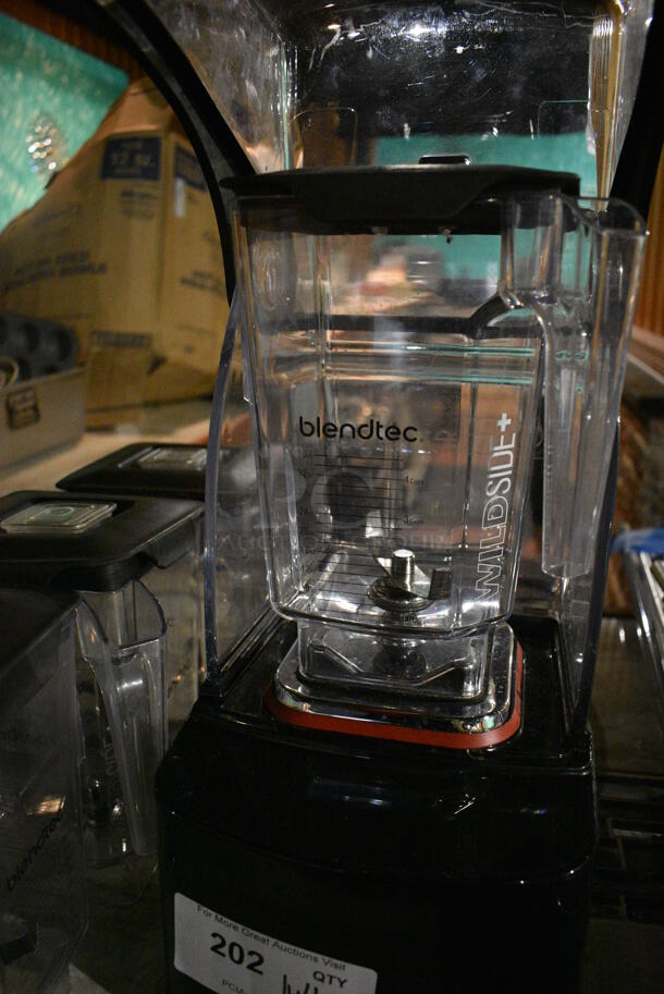 Blendtec CQB1 Metal Commercial Countertop Blender w/ Dome Cover and 4 Pitchers. 110-120 Volts, 1 Phase. 8.5x8.5x17. Item Was in Working Condition on Last Day of Business. (bar) - Image 4 of 6