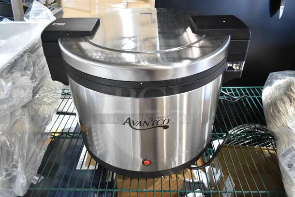 BRAND NEW SCRATCH AND DENT! Avantco 177RWB92 92 Cup Sealed Electric Rice Warmer. 120 Volts, 1 Phase. Tested and Working! - Image 2 of 7