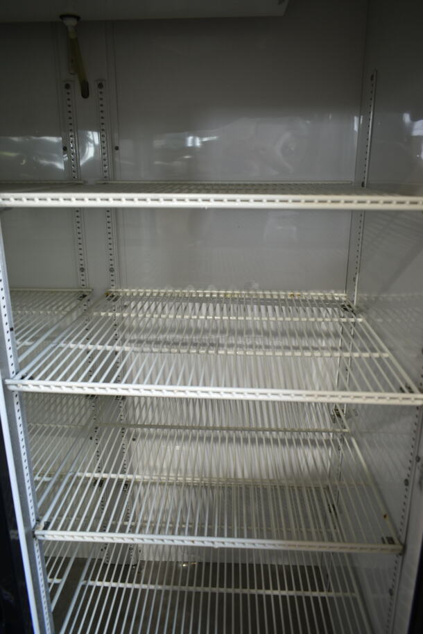 True GDM-45 ENERGY STAR Metal Commercial 2 Door Reach In Cooler Merchandiser w/ Poly Coated Racks. 115 Volts, 1 Phase. Tested and Powers On But Does Not Get Cold - Image 2 of 4