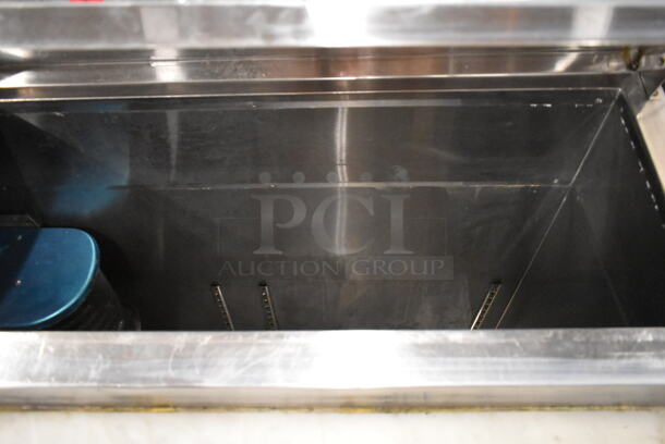 2014 Leader PT72 S/C Stainless Steel Commercial Pizza Prep Table w/ Oversized Stone Cutting Board. 115 Volts, 1 Phase. Tested and Working! - Image 4 of 8