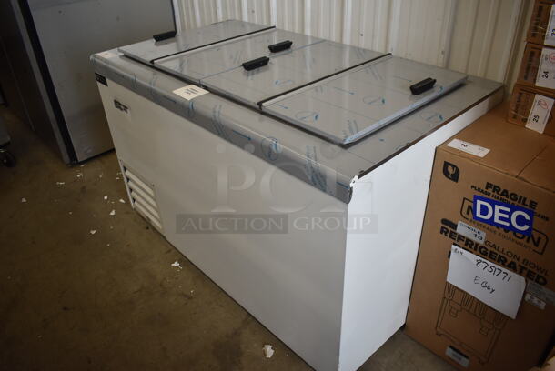 BRAND NEW SCRATCH AND DENT! Excellence HFF-8HC 54" Flip Lid Ice Cream Dipping Cabinet 115 Volts, 1 Phase. Tested and Working! - Image 3 of 10