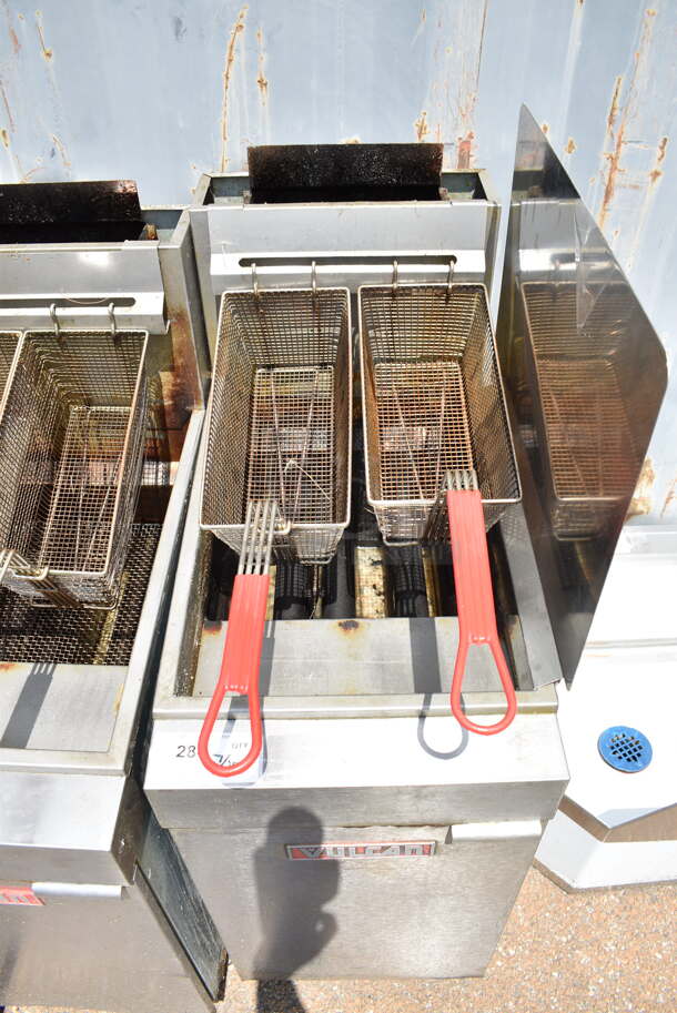 Vulcan LG300-1 Stainless Steel Commercial Floor Style Natural Gas Powered Deep Fat Fryer w/ Side Splash Guard and 2 Metal Fry Baskets on Commercial Casters. 90,000 BTU. - Image 2 of 5