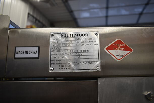 BRAND NEW SCRATCH AND DENT! 2022 Southwood RG7-NAT Stainless Steel Commercial Natural Gas Powered 7 Spit Rotisserie Oven.  - Image 5 of 9