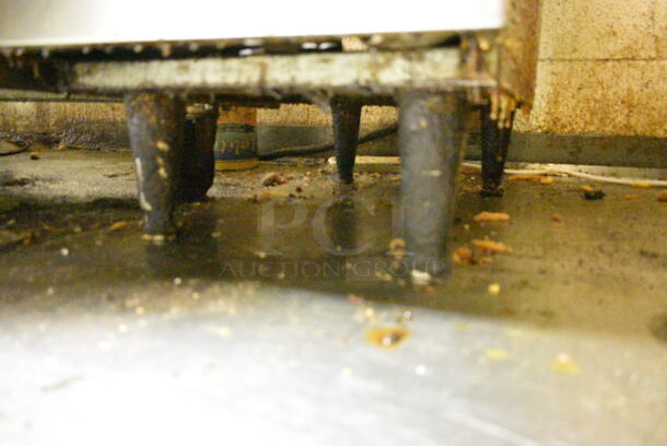 Imperial Stainless Steel Commercial Floor Style Natural Gas Powered Deep Fat Fryer w/ 2 Metal Fry Baskets. This Unit Was In Working Condition When the Restaurant Closed. (kitchen) - Image 5 of 6