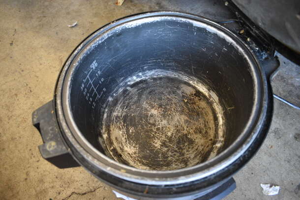 Proctor Silex Model GR04 Chrome Finish Countertop Rice Cooker. 120 Volts, 1 Phase. 15x15x11 - Image 5 of 5