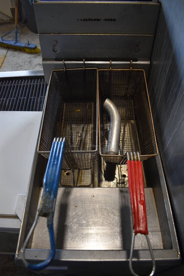 2015 Sir Lawrence Model 40C+ Stainless Steel Commercial Floor Style Natural Gas Powered Deep Fat Fryer w/ 2 Metal Fry Baskets. 105,000 BTU. 15.5x30x48 - Image 4 of 6