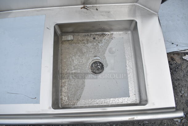 BRAND NEW SCRATCH AND DENT! Regency 600DDT96L Stainless Steel 16 Gauge 8' Soiled / Dirty Dish Table - Left Drainboard - Image 4 of 6