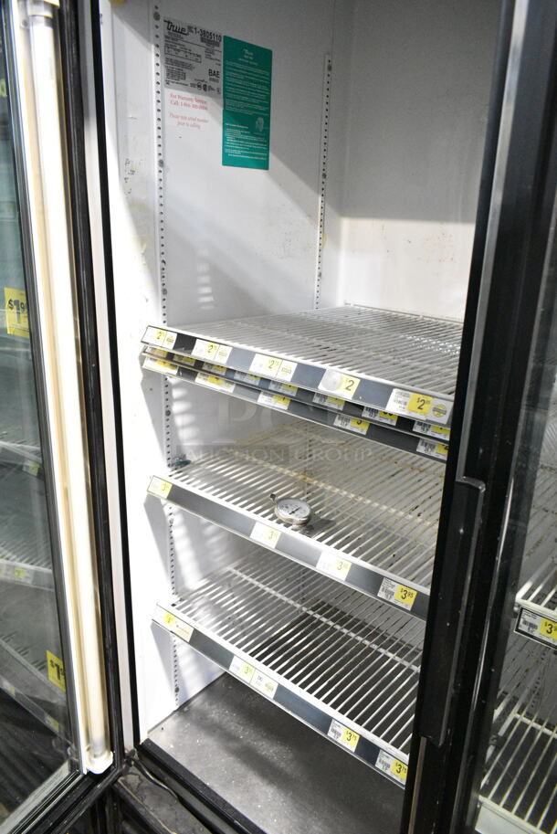 True GDM-49-LD Metal Commercial 3 Door Reach In Cooler Merchandiser w/ Poly Coated Racks. 115 Volts, 1 Phase. Tested and Working! - Image 5 of 8