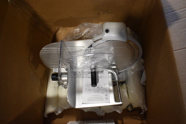 BRAND NEW SCRATCH AND DENT! Waring WCS300 Series Stainless Steel Commercial Countertop Meat Slicer w/ Blade Sharpener. 22x15x17. Tested and Working! - Image 4 of 8