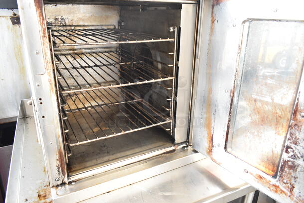 Wells OC-1 Stainless Steel Commercial Electric Powered Half Size Convection Oven w/ View Through Door, Metal Oven Racks on Stainless Steel Equipment Stand. 208 Volts. - Image 4 of 6