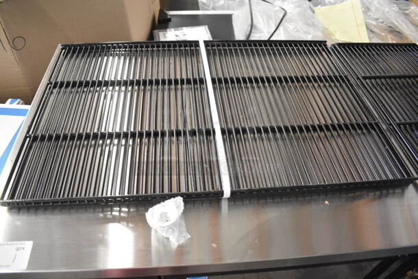 BRAND NEW SCRATCH AND DENT! 2024 True TBB-30-HC-LD Metal Commercial 2 Door Back Bar Cooler Merchandiser. See Pictures for Pane of Broken Glass. 115 Volts, 1 Phase. Tested and Working! - Image 4 of 11