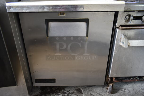 True TSSU-27-12M-B Stainless Steel Commercial Sandwich Salad Prep Table Bain Marie Mega Top on Commercial Casters. 115 Volts, 1 Phase. Tested and Working! - Image 2 of 6