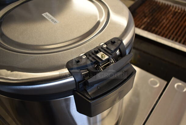 BRAND NEW SCRATCH AND DENT! 2023 Avantco 177RW90 Stainless Steel Commercial Countertop Electric Powered Rice Cooker. 120 Volts, 1 Phase. Tested and Working! - Image 7 of 8