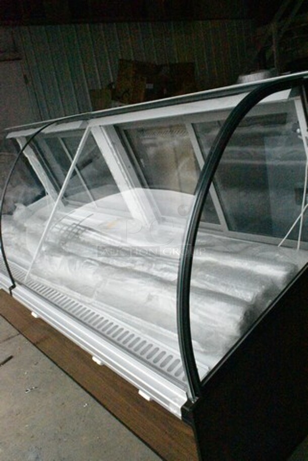 BRAND NEW SCRATCH AND DENT! Federal SN96 Countertop Dry Display Case Merchandiser. 120 Volts, 1 Phase.  - Image 2 of 12