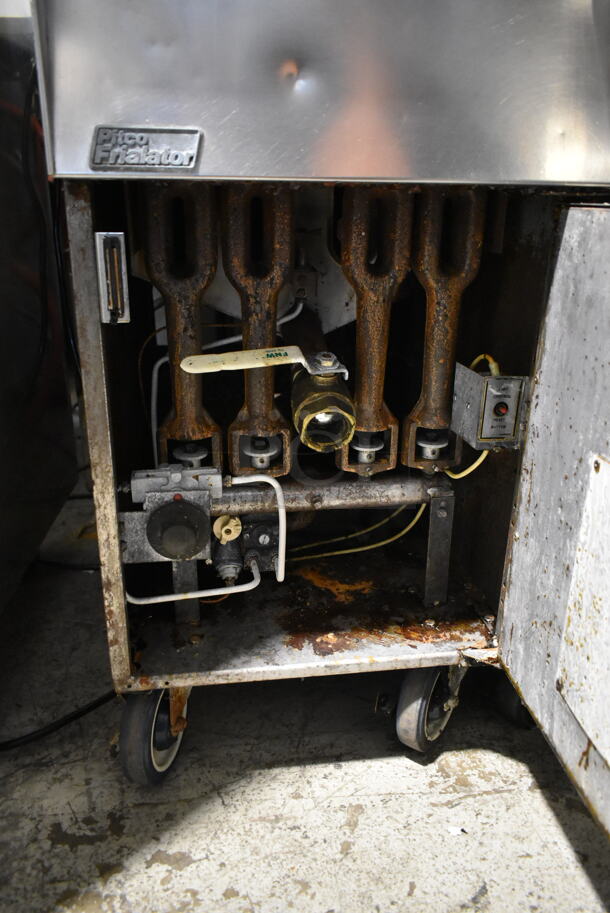 Pitco Frialator 14S Stainless Steel Commercial Floor Style Natural Gas Powered Deep Fat Fryer w/ Side Splash Guards on Commercial Casters. 110,000 BTU. - Image 7 of 8