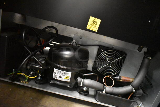 BRAND NEW SCRATCH AND DENT! Avanti WCR506SS Commercial Stainless Steel Wine Chiller With Glass Door, Wood Trimmed Shelves And Black Cabinet. 115V. Tested And Working!  - Image 6 of 6