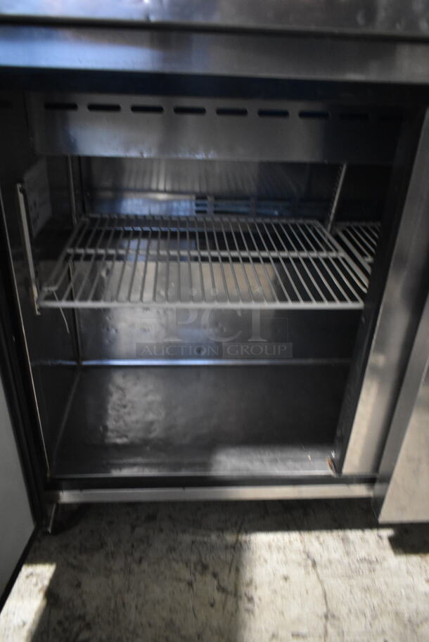 Turbo Air MST-48 Stainless Steel Commercial Sandwich Salad Prep Table Bain Marie Mega Top on Commercial Casters. 115 Volts, 1 Phase. Tested and Working! - Image 4 of 6
