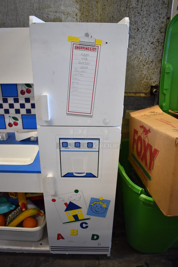 Melissa & Doug Childrens Play Kitchen w/ Shopping Cart. 42x17x43 - Image 7 of 12
