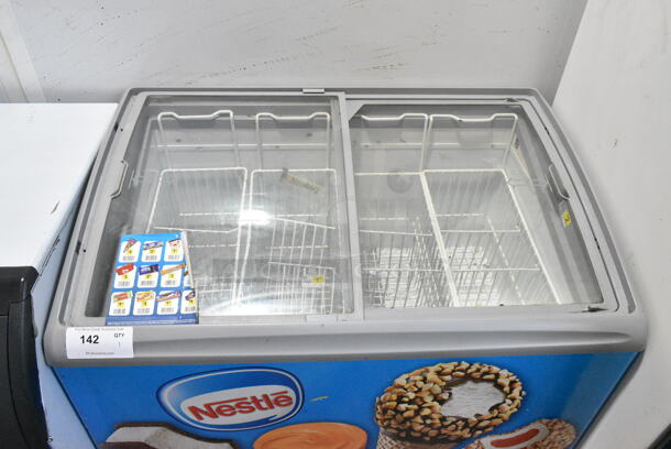 AHT RIO S Metal Commercial Chest Freezer Merchandiser on Commercial Casters. 115 Volts, 1 Phase. Tested and Working! - Image 2 of 7